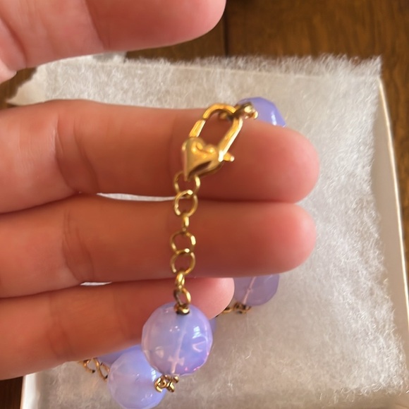 Opaline 10mm glass beaded gold tone bracelet - Picture 2 of 4